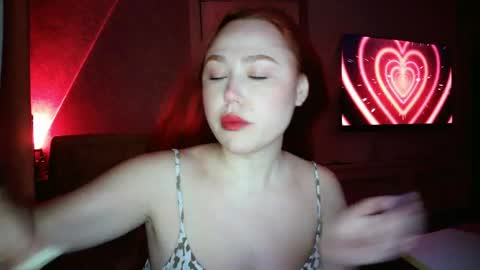 LolaaMint  online show from May 10, 3:06 pm