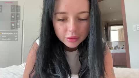 Lola online show from March 29, 4:34 am