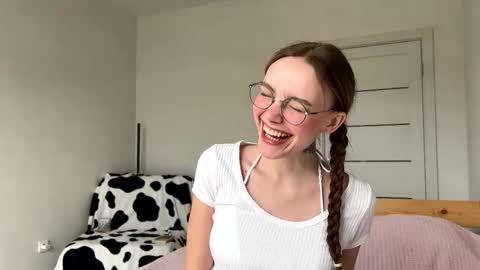 lolaatate online show from March 20, 7:46 am