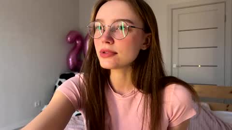 lolaatate online show from March 31, 4:13 am