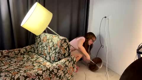 lolaatate online show from April 13, 5:07 pm