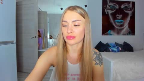 lolabani675452 online show from October 13, 10:04 am