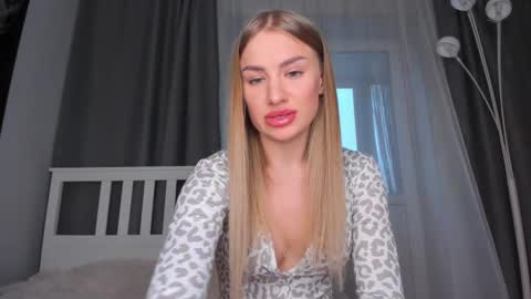 lolabani675452 online show from December 16, 7:46 am