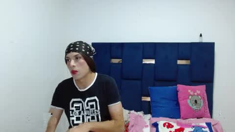 lolabloomx online show from April 5, 2:31 am