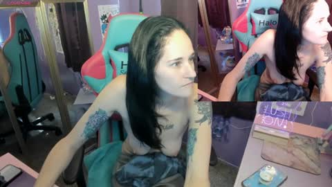 Lola online show from December 6, 6:06 pm