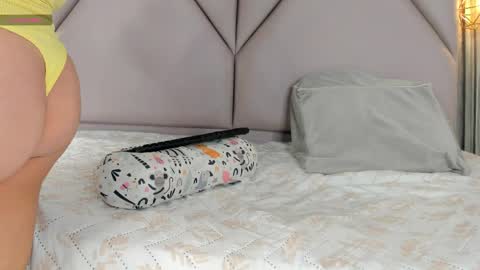 lolabunnysc online show from April 4, 12:24 pm