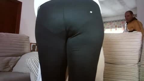 Snapshot of lolahueso chatting on December 23, 9:07 am LOLA HUESO y ERIC online show from December 23, 9:07 am