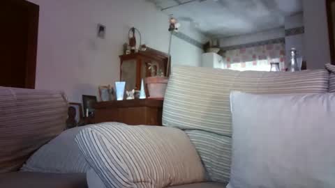 Snapshot of lolahueso chatting on January 9, 9:01 am LOLA HUESO y ERIC online show from January 9, 9:01 am