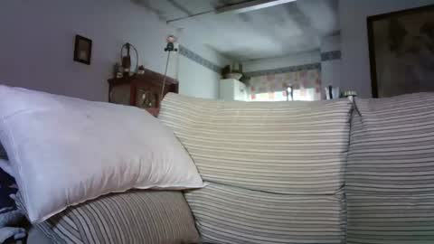 Snapshot of lolahueso chatting on January 13, 9:25 am LOLA HUESO y ERIC online show from January 13, 9:25 am