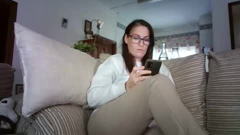 Snapshot of lolahueso chatting on February 13, 9:05 am LOLA HUESO y ERIC online show from February 13, 9:05 am