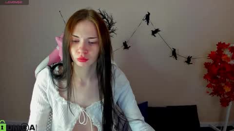 Lola online show from November 8, 9:20 am