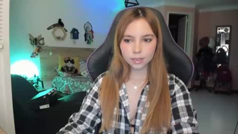 Lola doll online show from August 6, 5:37 pm
