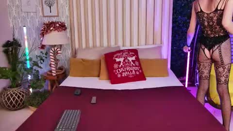 Snapshot of lolavixxen chatting on December 17, 7:42 pm Lola online show from December 17, 7:42 pm