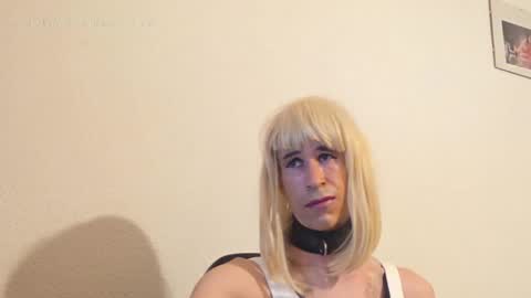 Lola online show from May 27, 6:49 pm