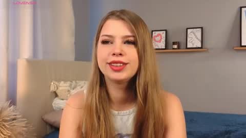 Lola online show from November 15, 8:11 am