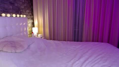 Victoria online show from November 5, 5:02 pm