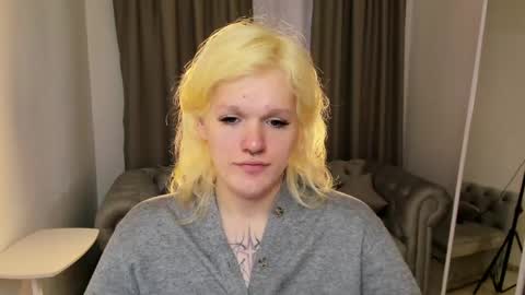 Snapshot of lollita_morgan chatting on April 12, 6:18 am lollita online show from April 12, 6:18 am