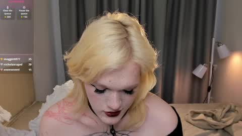 Snapshot of lollita_morgan chatting on April 23, 12:51 pm lollita online show from April 23, 12:51 pm