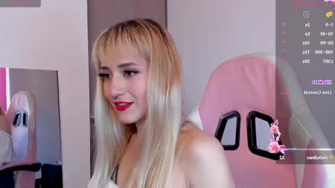 Lolly  online show from December 20, 3:31 pm