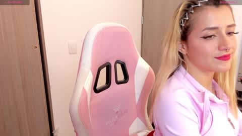 Lolly  online show from January 3, 2:54 am