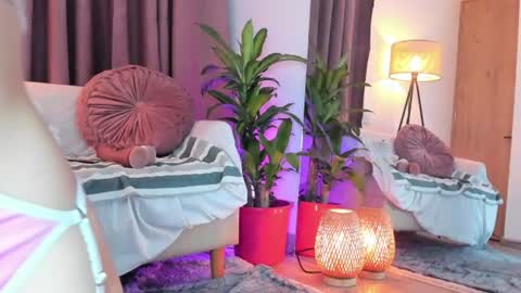 Lolly  online show from July 2, 3:34 am