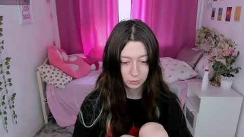 Snapshot of lollyshy__ chatting on August 1, 10:58 am Lolly online show from August 1, 10:58 am