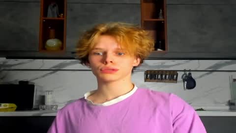 Snapshot of lolnoillimsary chatting on May 24, 5:29 pm Nelis online show from May 24, 5:29 pm