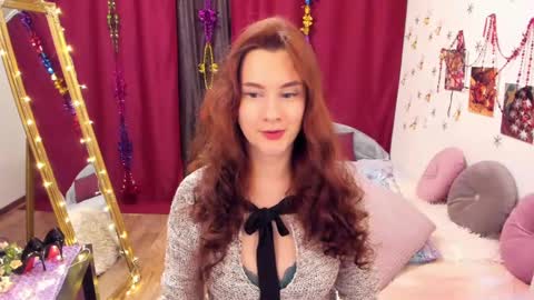 LoloMercier online show from January 1, 7:53 pm