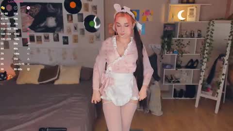 Lona online show from February 9, 6:45 pm