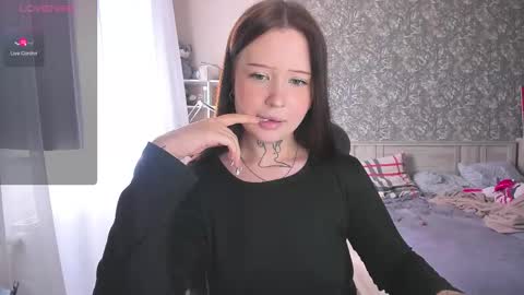 lona online show from September 28, 11:04 am