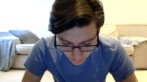 Snapshot of londonboy405 chatting on February 18, 4:05 pm londonboy405 online show from February 18, 4:05 pm