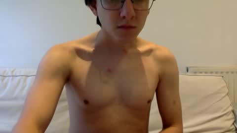 Snapshot of londonboy405 chatting on February 25, 3:16 pm londonboy405 online show from February 25, 3:16 pm