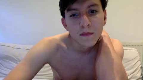 Snapshot of londonboy405 chatting on February 26, 5:28 pm londonboy405 online show from February 26, 5:28 pm