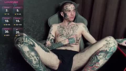 Snapshot of lone1ycrystal chatting on October 1, 9:43 pm Chris online show from October 1, 9:43 pm