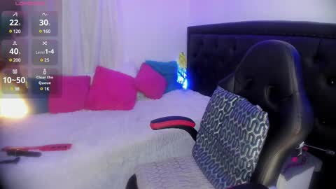 Jennifer  online show from February 25, 10:39 pm