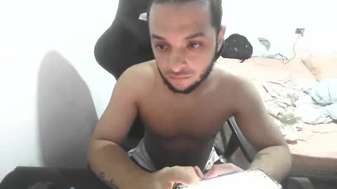 Marvin Santiago online show from April 2, 9:07 am