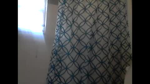 Snapshot of longjohnpurp29 chatting on September 25, 4:32 pm how can i plz u online show from September 25, 4:32 pm