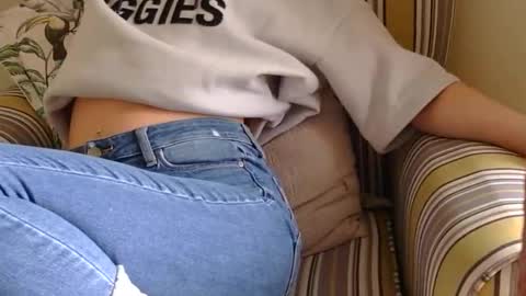 Snapshot of longlegstammy chatting on May 19, 3:18 pm Cutenurse91 online show from May 19, 3:18 pm