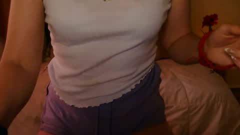 Snapshot of longlegstammy chatting on June 14, 1:46 pm Cutenurse91 online show from June 14, 1:46 pm