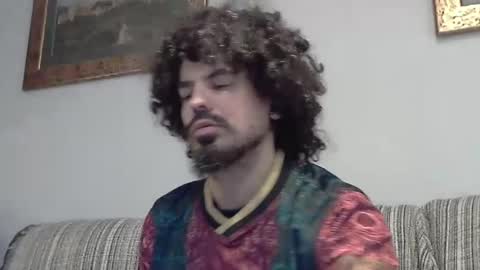 Snapshot of longnight5 chatting on January 19, 8:50 am Alejandro Rulitos Twitter longnight55 Intagram 5longnight5 online show from January 19, 8:50 am