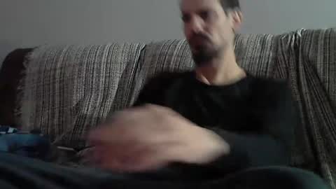 Snapshot of longnight5 chatting on January 25, 4:35 pm Alejandro Rulitos Twitter longnight55 Intagram 5longnight5 online show from January 25, 4:35 pm