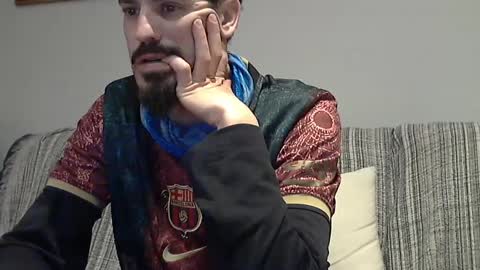 Snapshot of longnight5 chatting on February 8, 11:34 pm Alejandro Rulitos Twitter longnight55 Intagram 5longnight5 online show from February 8, 11:34 pm