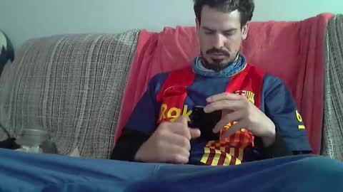 Snapshot of longnight5 chatting on March 8, 8:11 am Alejandro Rulitos Twitter longnight55 Intagram 5longnight5 online show from March 8, 8:11 am