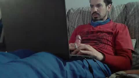 Snapshot of longnight5 chatting on January 17, 9:25 am Alejandro Rulitos Twitter longnight55 Intagram 5longnight5 online show from January 17, 9:25 am