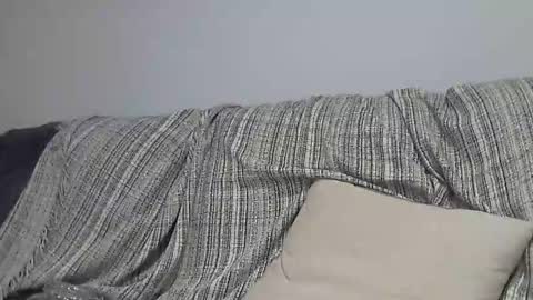 Snapshot of longnight5 chatting on January 17, 11:08 pm Alejandro Rulitos Twitter longnight55 Intagram 5longnight5 online show from January 17, 11:08 pm