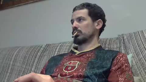 Snapshot of longnight5 chatting on January 18, 11:52 pm Alejandro Rulitos Twitter longnight55 Intagram 5longnight5 online show from January 18, 11:52 pm