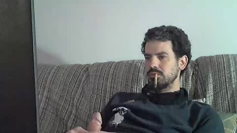 Snapshot of longnight5 chatting on March 5, 3:41 pm Alejandro Rulitos Twitter longnight55 Intagram 5longnight5 online show from March 5, 3:41 pm