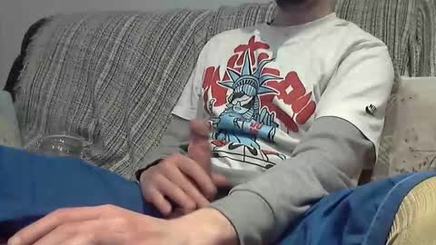 Snapshot of longnight5 chatting on March 9, 11:09 pm Alejandro Rulitos Twitter longnight55 Intagram 5longnight5 online show from March 9, 11:09 pm