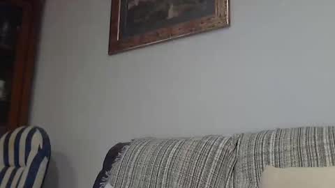 Snapshot of longnight5 chatting on April 5, 9:56 pm Alejandro Rulitos Twitter longnight55 Intagram 5longnight5 online show from April 5, 9:56 pm