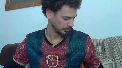 Snapshot of longnight5 chatting on April 6, 8:15 am Alejandro Rulitos Twitter longnight55 Intagram 5longnight5 online show from April 6, 8:15 am